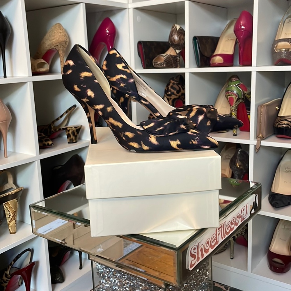 L.K. Bennett Bow Accent D’Orsay Pumps - 39
